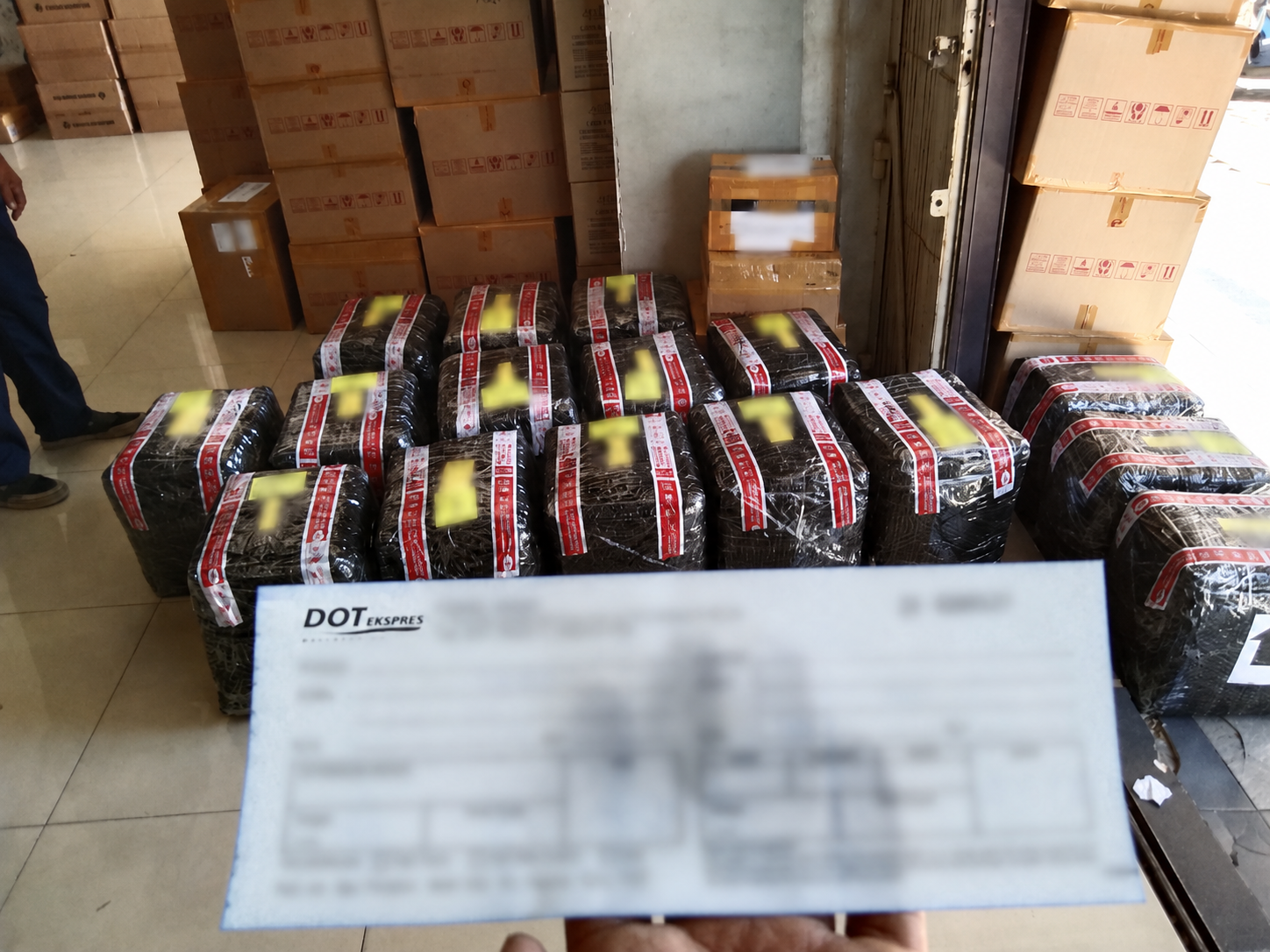 Paket SAGARAMAS siap diserahkan ke ekspedisi